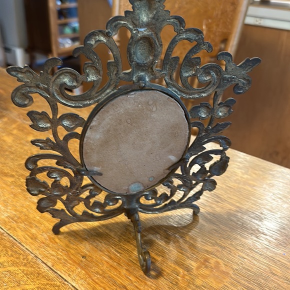 Antique Ornate Fancy 11” Tall Heavy Victorian Frame W Easel Stand - Picture 6 of 8